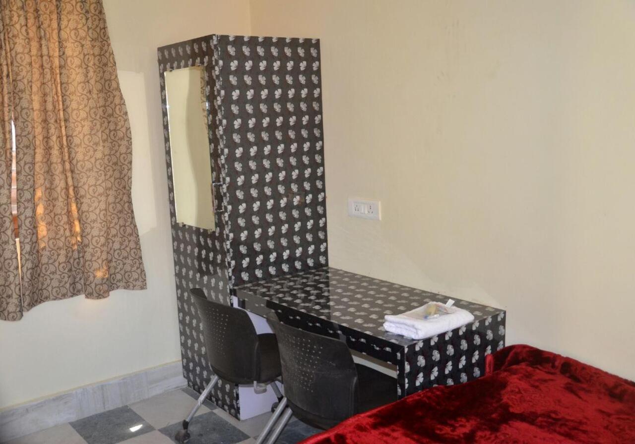 Hotel Vaibhav Raxaul Phòng bức ảnh